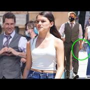 Suri Cruise compie 18 anni e il padre Tom adesso vorrebbe incontrarla