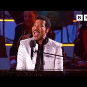 Lionel Richie: l'esibizione al concerto per l'incoronazione di Re Carlo. Il bellissimo video