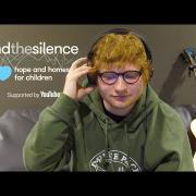 Ed Sheeran: l'artista mostra le sue immagini da bambino, alle prese con la musica