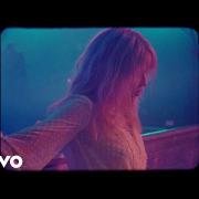Kylie Minogue: il video di Stop Me From Falling