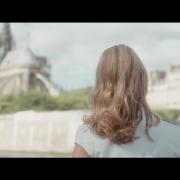 Sarah McKenzie: guarda il video di "Paris In The Rain" in anteprima