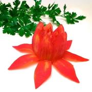 Come fare un fiore di loto... con un pomodoro!