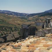 1 euro per una casa: l'iniziativa del borgo dell'Aspromonte di cui si parla nel mondo