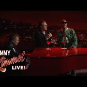 Bono e Pharrell Williams cantano i Bee Gees 