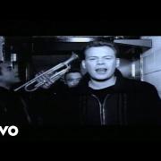 UB40 - (I Can't Help) Falling In Love With You  