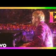 Elton John rivela quanto tempo ha impiegato per comporre Crocodile Rock