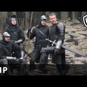 David Beckham a sorpresa: cavaliere malvagio nel film King Arthur.  Il video