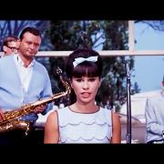 Astrud Gilberto & Stan Getz - The Girl From Ipanema