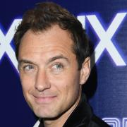 Jude Law e il figlio Rafferty sono due gocce d'acqua: il bellissimo video