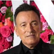 Bruce Springsteen travolgente al mercato dei salmoni