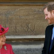 La Regina Elisabetta fa una grande sorpresa al Principe Harry