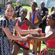 Meghan e il Principe Harry in Africa: ed è subito successo