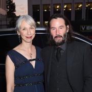 Sì, Keanu Reeves è ancora molto innamorato della sua Alex 