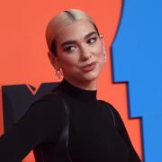 Dua Lipa e tutto il suo entusiasmo per la pizza verace napoletana