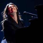 Elisa canta nel Colosseo vuoto. Ed è subito emozione