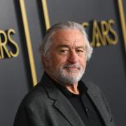 Robert De Niro in vacanza a Napoli: l'omaggio a Maradona