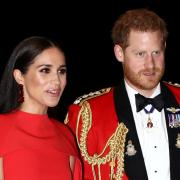 Meghan e Harry donano 90.000 sterline per l'emergenza sanitaria. Ma intanto il loro fascino si appanna. Che succede?