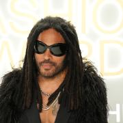 Lenny Kravitz infiamma i fan con una foto davvero speciale