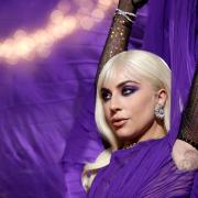 Lady Gaga presenta con parole emozionanti la sua canzone per Top Gun: il video