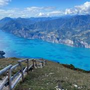 Oltre 1.000 bottiglie di spumante inabissate nel Lago di Garda