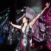 Harry Styles: "Voglio che vi divertiate come se fosse l’ultima volta."  Il video in cui parla italiano