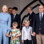 La Principessa Charlene felice per le medaglie dei suoi gemellini: le foto