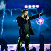 Cesare Cremonini al lavoro nel suo studio: il video e le bellissime foto
