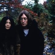John Lennon: il suo assassino adesso si scusa con Yoko Ono