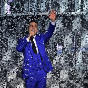 Robbie Williams lancia la riconquista del Natale!