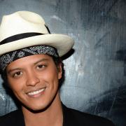 100.000 dollari, una signora romantica e Bruno Mars: storia di una incredibile truffa on line