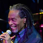 Bobby McFerrin, autore di Don't Worry Be Happy , festeggia il compleanno