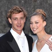 Beatrice Borromeo e Pierre Casiraghi danno il via all'estate con una romantica foto