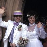 Elton John e la ex moglie si sono rappacificati, evitando una battaglia legale