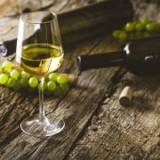 Sorpresa: il vino più costoso del mondo non è italiano né francese. E si beve... col cucchiaino!