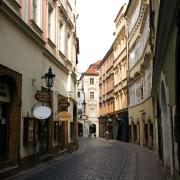 A Praga la strada più stretta del mondo 