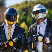 Daft Punk, è addio: il celebre duo si scioglie. Con un video