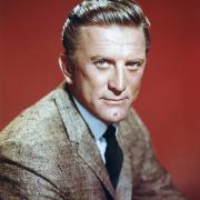 Kirk Douglas:  tutto il suo  patrimonio va in beneficenza