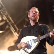 16 luglio 2000: i Coldplay al primo posto in classifica con Parachutes