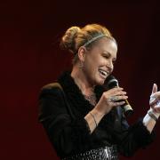 5 maggio 2000: Anastacia pubblica I'm Outta Love