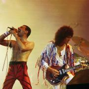 Freddie Mercury cantò la prima volta e venne a tutti da  ridere: l'incredibile confessione