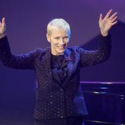 Annie Lennox e il suo irresistibile saluto alla primavera