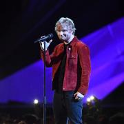 Ed Sheeran e il nuovo album: = (Equals) uscirà il 29 ottobre