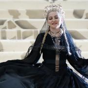 Madonna dedica il suo primo tatuaggio alla famiglia