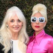 Lady Gaga e la madre sono davvero due gocce d'acqua