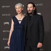 Keanu Reeves è innamorato? Ecco chi è la misteriosa donna al suo fianco