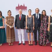 La famiglia principesca al Gala della Croce Rossa Monegasca, assente la principessa Charlène: emozioni sotto le stelle con Jamie Cullum