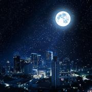 Bluemoon: l'affascinante programma notturno di Radio Monte Carlo adesso è anche una web radio
