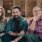 Tiromancino: ecco il video con Claudia Gerini e Carlo Verdone