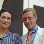 Come Meghan, ma prima di lei: torna in un film la vicenda di Wallis Simpson. La Markle sarà nel cast?