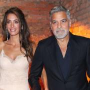 Amal e la sua dedica d'amore a George Clooney. E a Venezia. Il video